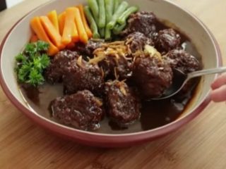 Resep Semur Bola Daging ala Chef Devina Hermawan, Ide Sajian Idul Adha Favorit Keluarga