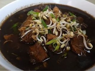 Resep Rawon Daging Super Praktis dengan Menggunakan Bumbu Instan