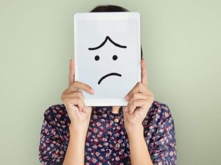 Ciri-Ciri Perempuan Introvert, Anda Termasuk?