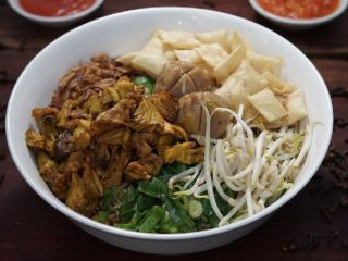 Resep Mie Ayam Rumahan yang Enak, Dijamin Bikin Ketagihan