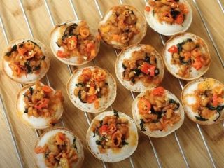 Resep Surabi Gurih Topping Tempe Pedas Bebas Gluten Ala Chef Devina Hermawan