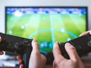 Benarkah Bermain Game Dapat Membuat Kamu Semakin Pintar?