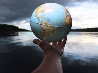 Jawaban Soal Mengapa Globalisasi Mendatangkan Tantangan Sekaligus Kesempatan