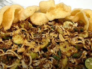 Resep Karedok Khas Bandung, Perpaduan Sayuran Mentah dan Gurihnya Sambal Kacang