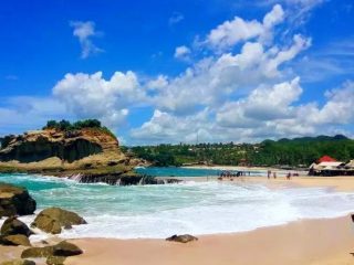 Pantai Klayar Pacitan, Destinasi Wisata di Jawa Timur yang Menyimpan Keindahan Alam Tersembunyi