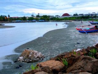 Pantai Tapak Paderi, Destinasi Wisata di Bengkulu yang Memiliki Pemandangan Sunset Eksotis