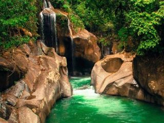 Air Terjun Nyarai, Destinasi Wisata di Sumatera Barat yang Menyimpan Pesona Keindahan Tiara Tara