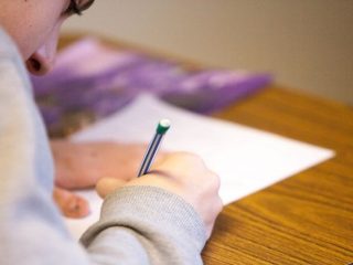 5 Contoh Cerita Pengalaman Liburan Singkat Untuk Tugas Sekolah