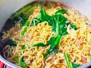 Bocor! Inilah Resep Mi Instan Ala Warmindo yang Bisa Dicoba di Dapurmu. Ternyata Hanya Menambah 1 Bahan Saja