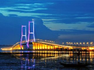 7 Tempat Wisata Malam Hits di Surabaya Jawa Timur, Cocok Buat Kencan Romantis Bersama Pasangan!
