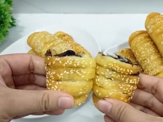Resep Roti Goreng Wijen Isi Pisang Coklat Paling Sederhana, Kreasi Masakan Rumahan Favorit Keluarga!