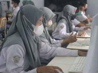 Inilah Daftar 20 SMA Negeri Dan Swasta Terbaik Tingkat Nasional. CEK Sekolah Kamu Urutan Berapa