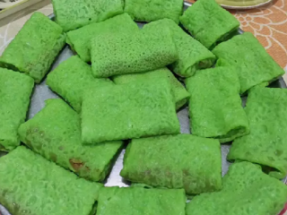 Resep Dadar Gulung Isi Unti Kelapa Mudah Dan Praktis. Bisa Dijadikan Takjil Berbuka Puasa dan Ide Jualan