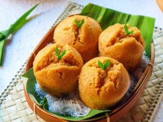 Resep Kue Apem Gula Merah Lembut dan Hasilnya Merekah, Rasanya Nggak Usah Ditanya!