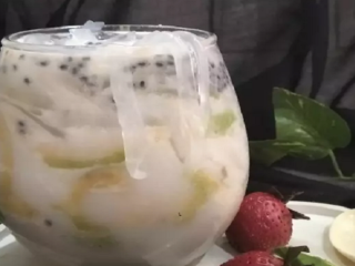 Es Yogurt Alpukat Nata Decoco: Minuman Segar dan Lezat untuk Takjil