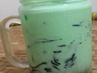 Resep Es Klepon Cincau Segar dengan Sirup Gula Merah dan Santan Instant Cair