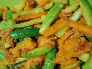 Bingung Masak Apa Hari Ini? Yuk Coba Resep Acar Kuning Timun Wortel Sederhana. Selain Lezat Juga Ada Kriuknya!