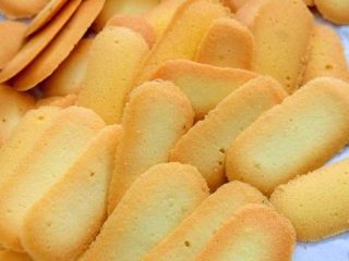 Resep Kue Lidah Kucing Simple Pakai 4 Bahan, Sajian Paling Pas untuk Persiapan Camilan Lebaran