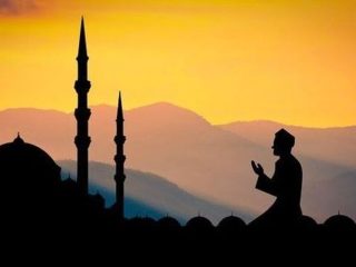 Kumpulan Dzikir dan Do'a Pilihan: Bacaan Do'a Istighfar/Taubat yang Ringkas dan Artinya