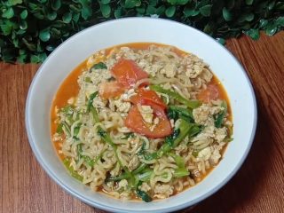 Resep Mie Nyemek Kangkung Spesial, Cocok Banget Untuk Ide Masakan Rumahan Sehari-hari!