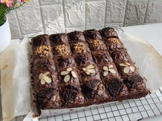 Resep Brownies Panggang 4 Telur Anti Gagal, Toppingnya Banyak, Lembut, dan Enak!