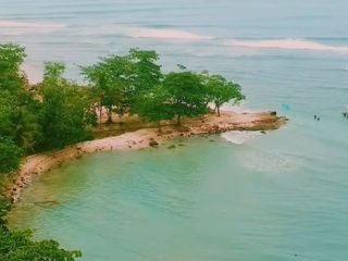 5 Rekomendasi Pantai Sekitar Jakarta-Banten yang Menarik Buat Healing Melepas Penat dan Mengisi Liburan