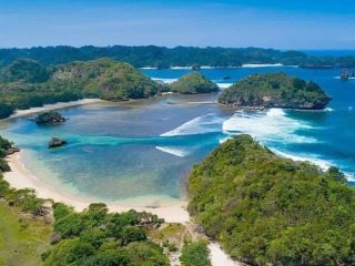 Bak Duplikat Raja Ampat, Pantai Teluk Asmara di Kabupaten Malang Menyimpan Sejuta Pesona!