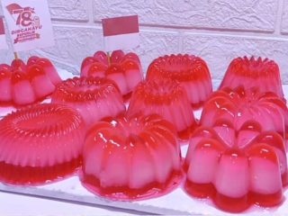 Dessert Spesial Hari Kemerdekaan: Bikin Puding Merah Putih Pakai 2 Bahan ini Ternyata Lebih Gampang! 