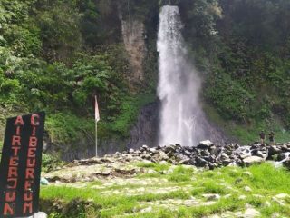 Punya Pemandangan Menakjubkan, Curug Cibeureum jadi Tempat Wisata di Cianjur yang Harus Dikunjungi saat Libur