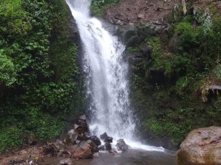 Menikmati Keindahan Curug Cisurian dan Curug Cipayung, Surga Wisata di Bawah Kaki Gunung Ciremai