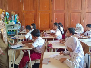 Apa kelebihan yang mendukung peran sebagai Guru Penggerak? Jelaskan alasannya - Soal Esai Guru Penggerak