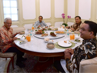 Foto Epik: Momen Saat Jokowi Jamu Makan Siang Tiga Capres di Pemilu 2024 di Istana Negara
