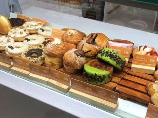 5 Tempat Jualan Cromboloni di Malang, Banyak Macam Rasa dan Toppingnya!