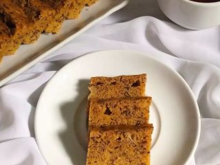 Cukup Pakai 2 Telur Aja, Resep Bolu Pisang Kukus Tanpa Mixer Hasilnya Enak, Empuk, dan Super Lembut. Cocok Banget Buat Pemula!