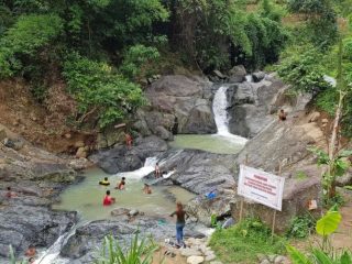 Ada Air Terjun Mini Hingga Taman Bunga, Wisata Alam Putri Maron, Destinasi Asyik untuk Liburan Bareng Keluarga