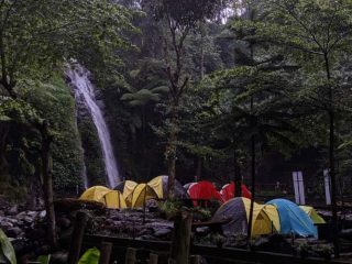 Air Terjun Pengantin, Destinasi Wisata di Ngawi yang Punya View Romantis dan Menawan untuk Liburan