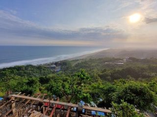 Bukit Parang Endog, Tempat Wisata di Gunung Kidul Jogja yang Punya Pemandangan Sunset Menawan