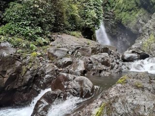 Indahnya Curug Cantel, Tempat Wisata yang Punya Udara Super Sejuk dan Pemandangan Menawan di Tegal