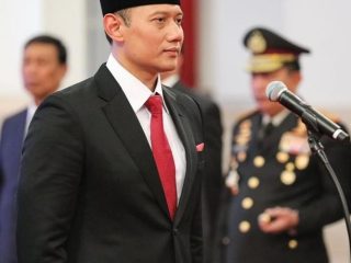 Selamat AHY  Dilantik: Serah Terima Jabatan Menteri Agraria dan Tata Ruang  dengan Penuh Semangat