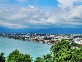 Mulai Rp5.000,00 Bisa Santai Menikmati Panorama dan Sunset dari Puncak Gunung Padang