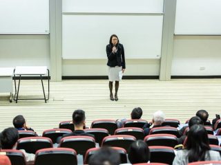 TERJAWAB! Dari 20 orang siswa yang berkumpul, mereka saling berjabat tangan, maka banyaknya jabatan tangan yang terjadi adalah