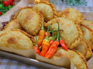 Ingin Nyemil Ringan saat Buka Puasa? Mending Bikin Pastel Isi Bihun Sayur Pakai Resep Rahasia Keluarga yang Simpel dan Praktis ini