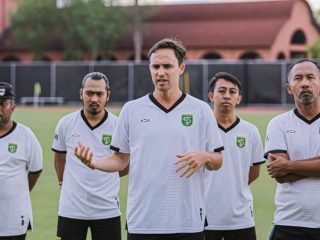 Optimisme Paul Munster: Persebaya Surabaya Siap Raih Kemenangan di Laga Tantang Borneo FC, Mampukah Bajul Ijo Jungkalkan Pesut Etam?