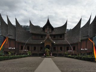 Kunci Jawaban Tema 7 Kelas 3 Halaman 159: Suku dan Budaya Khas Daerah Tempat Asal