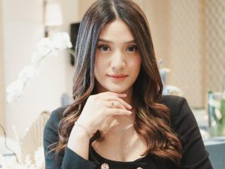 Ternyata Kisah Cinta Anissa Aziza dan Raditya Dika Berawal dari Film Malam Minggu Miko