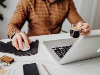 Kunci Jawaban aspek yang membedakan produk unik yang dihasilkan dari usaha seseorang dengan produk unik yang tercipta secara tidak sengaja adalah...