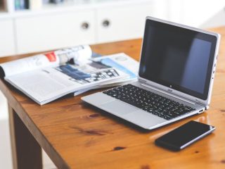Proses memunculkan satu kemungkinan solusi pada suatu masalah disebut juga sebagai…