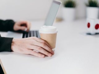 Jawaban pernyataan berikut ini yang paling tepat untuk pembelajaran sosial dan emosional adalah
