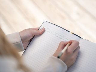 Jawaban berikut adalah model percakapan coaching yang dapat dilakukan supervisor pada percakapan pasca-observasi dalam pelaksanaan supervise akademik