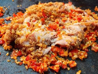 Resep Ayam Geprek Sambal Korek, Cara Mudah Membuat Hidangan Pedas Gurih yang Cocok untuk Menu Sehari-hari